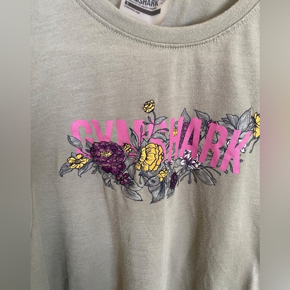 Gymshark Floral Cropped Green Sleeveless Tank Top Shirt Size Small - Picture 3 of 5